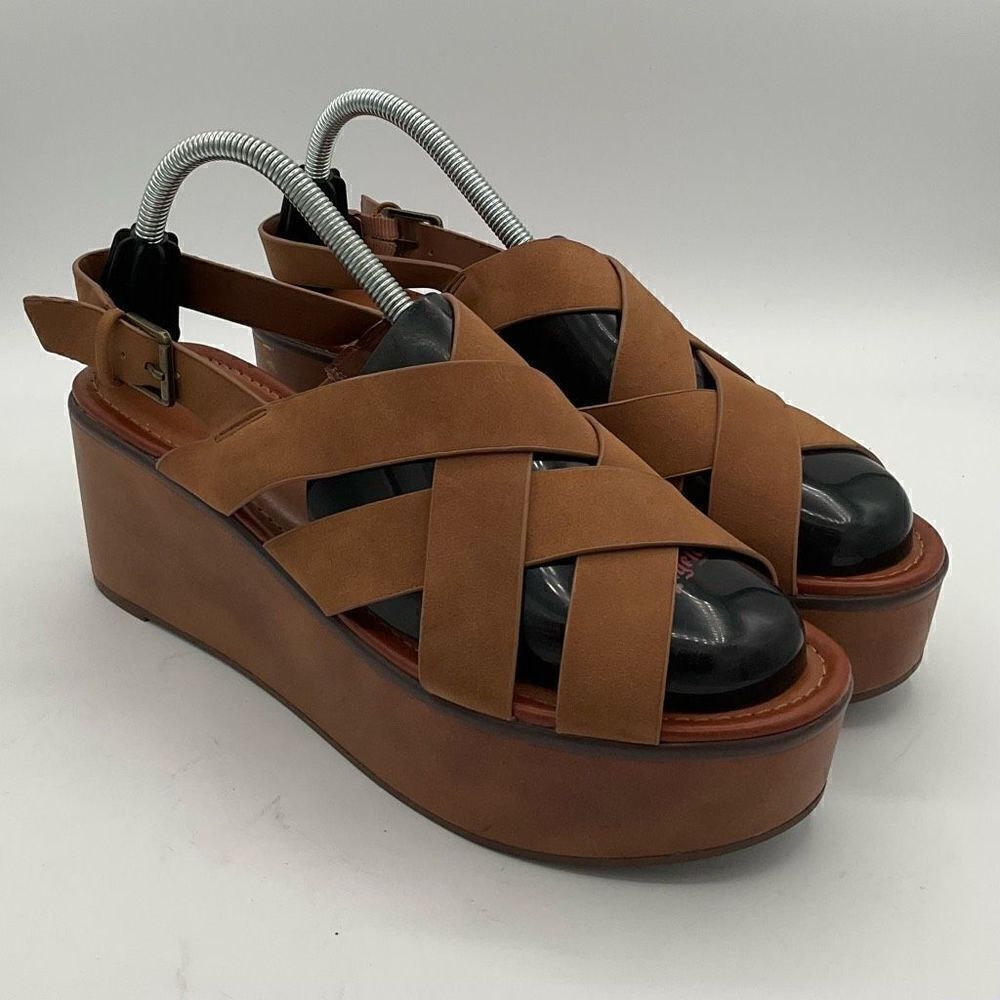 American Eagle Outfitters size 10M platform strappy sandals open toe camel brown